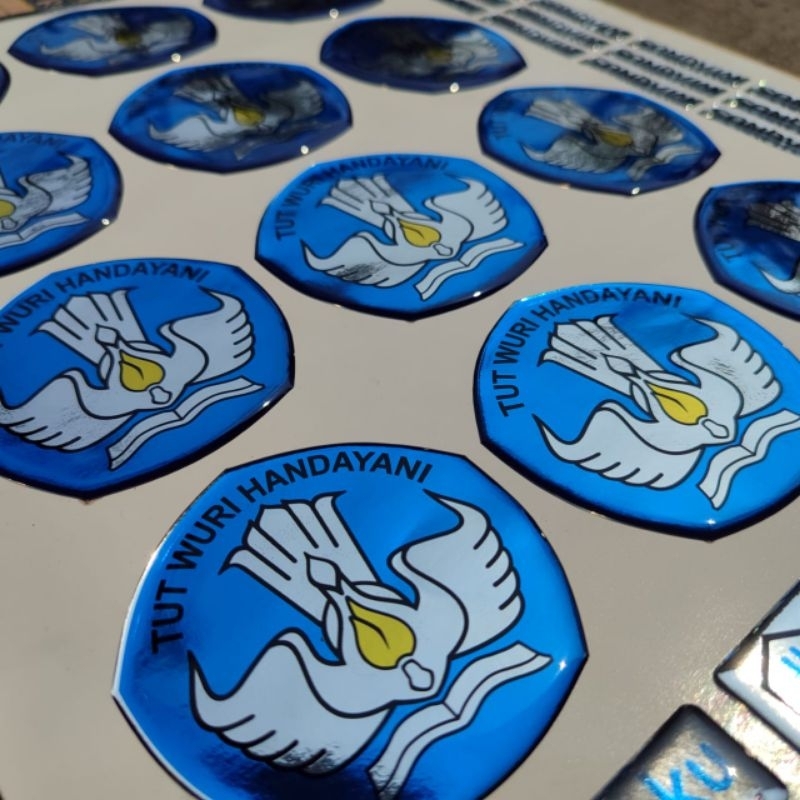 Stiker Timbul Resin Emboss Satuan Borongan Bahan Metalik Khusus Otomotif - Gambar 4